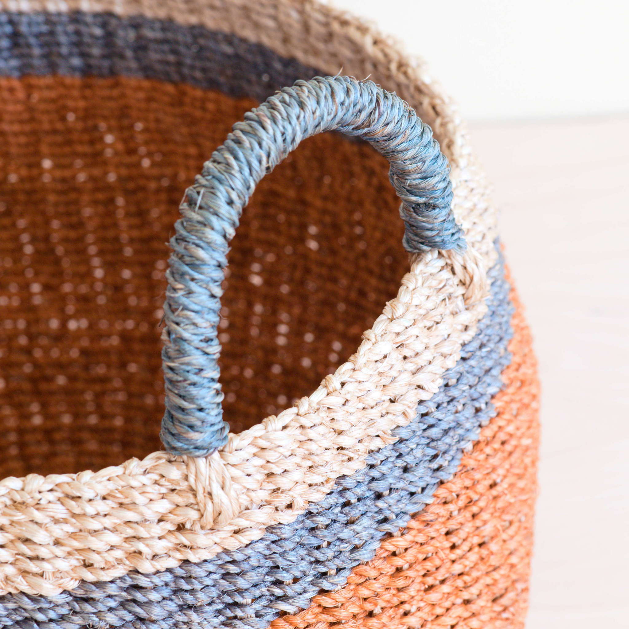 Panier de table fourre-tout Corail avec anse - Paniers artisanaux