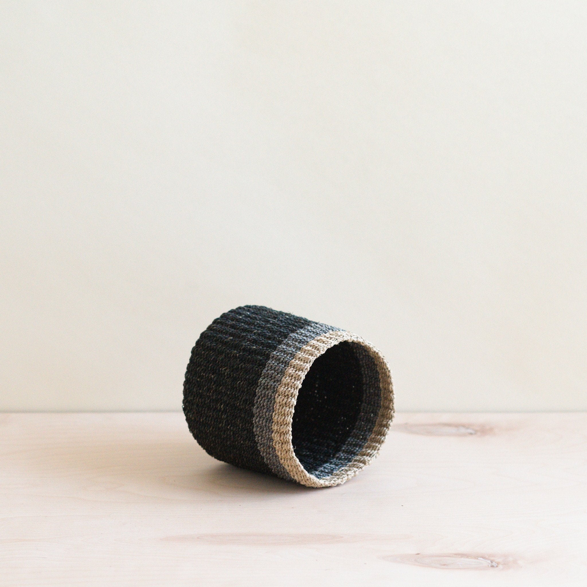 Mini panier de table noir - Paniers faits main