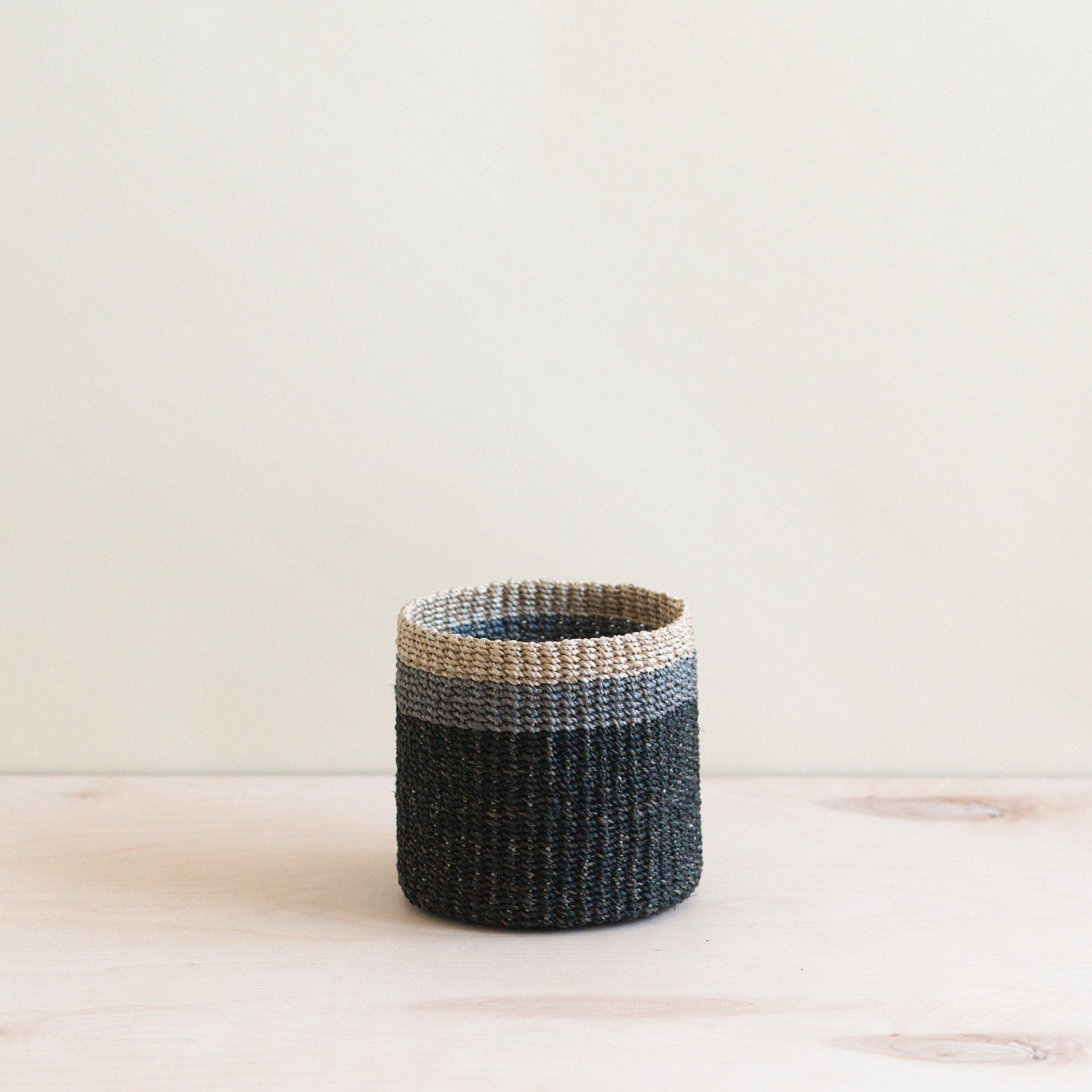 Mini panier de table noir - Paniers faits main