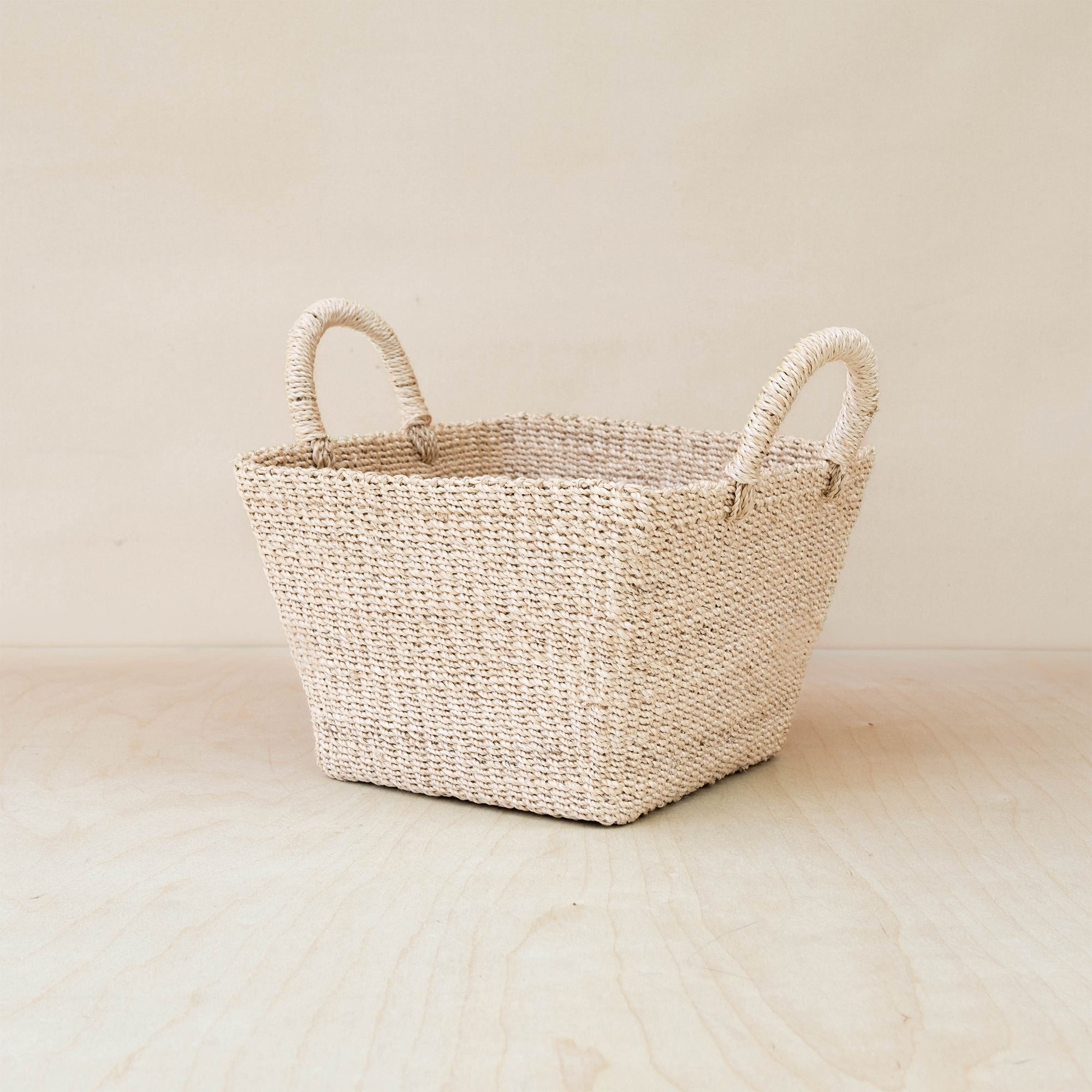 Panier de table carré fuselé - Panier en abaca