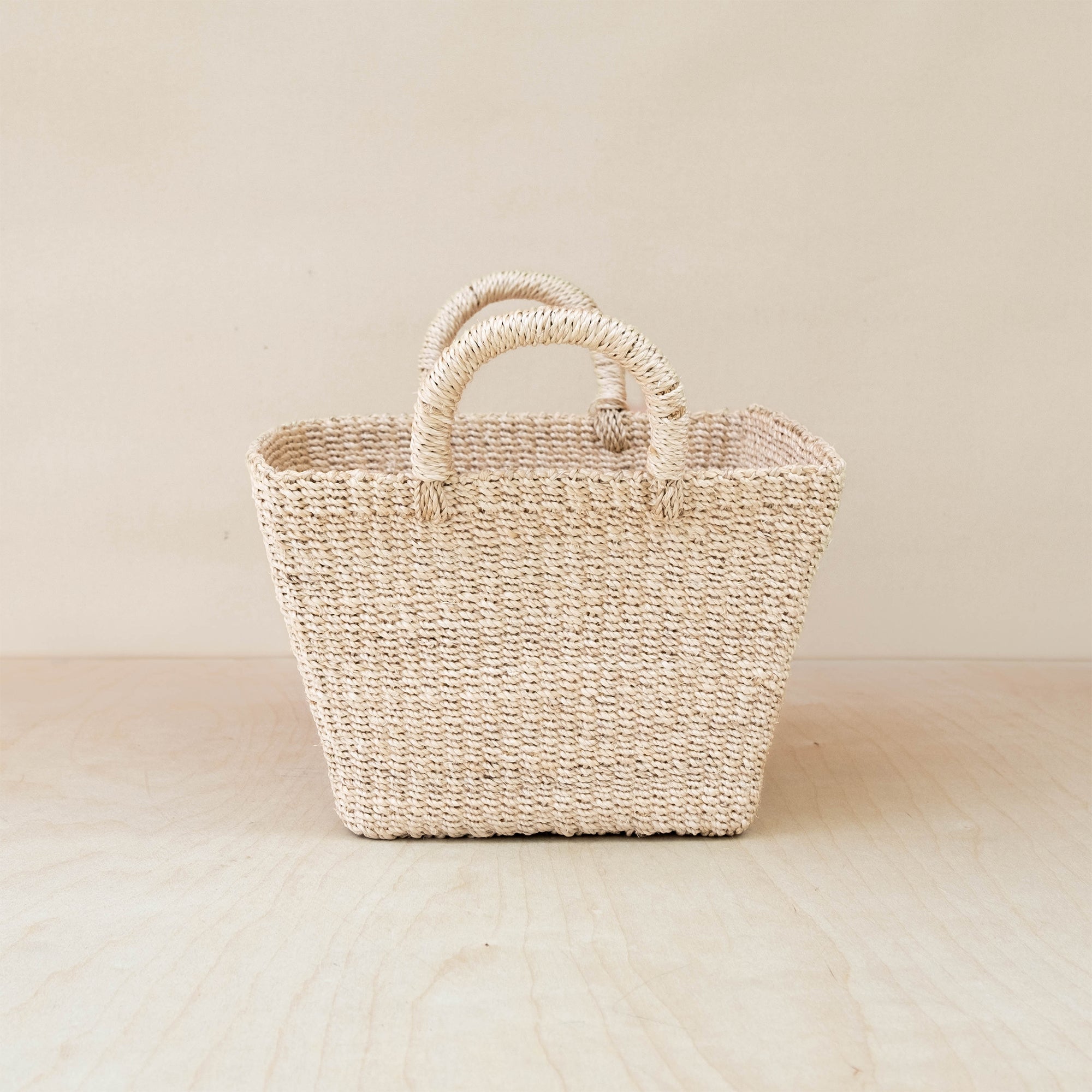Panier de table carré fuselé - Panier en abaca